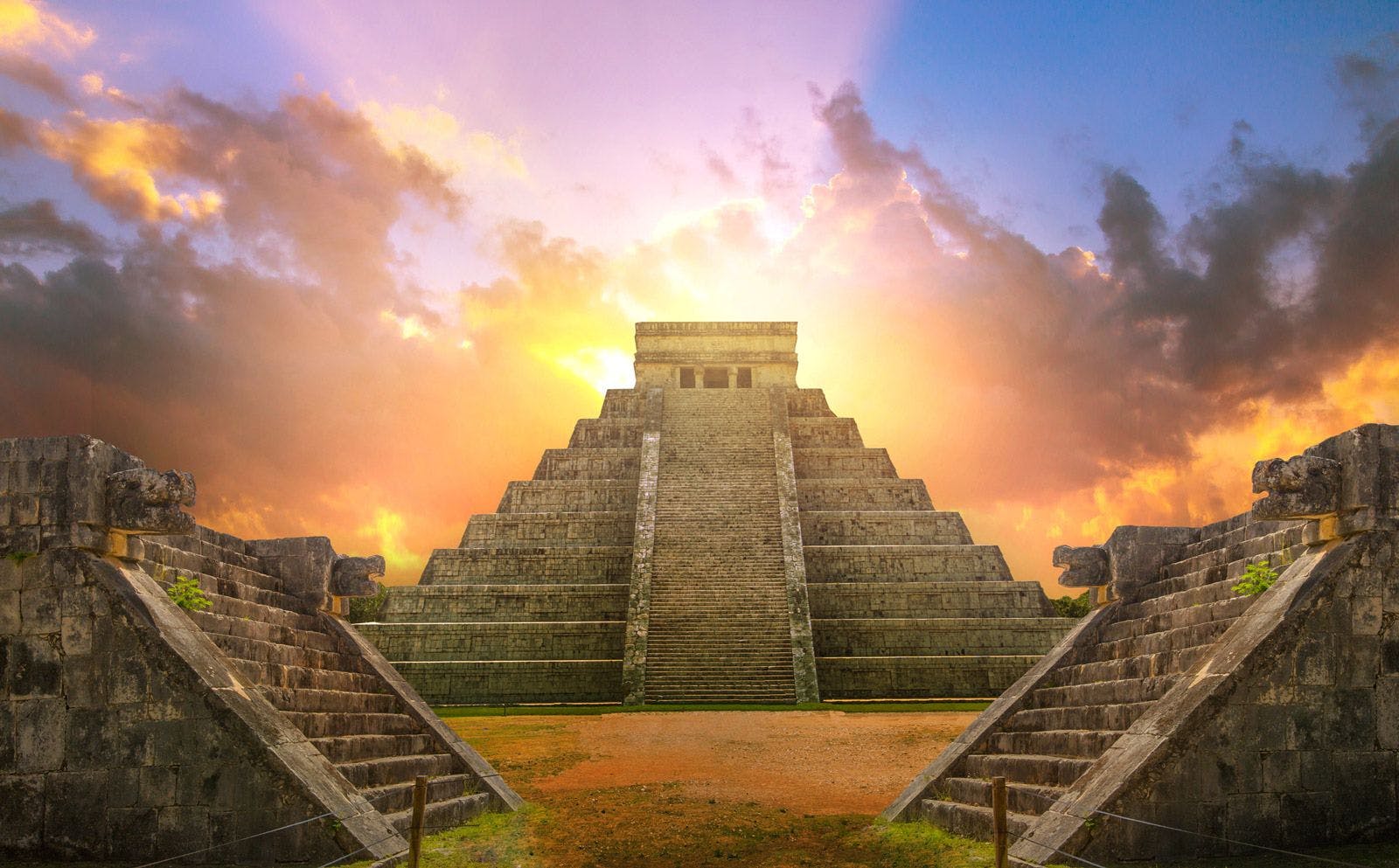Chitchen Itza Mayan pyramids in Mexico