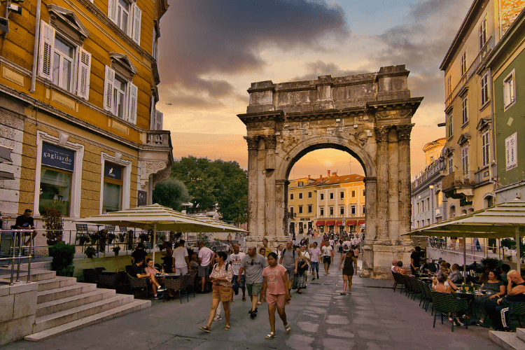 Arch of the Sergii