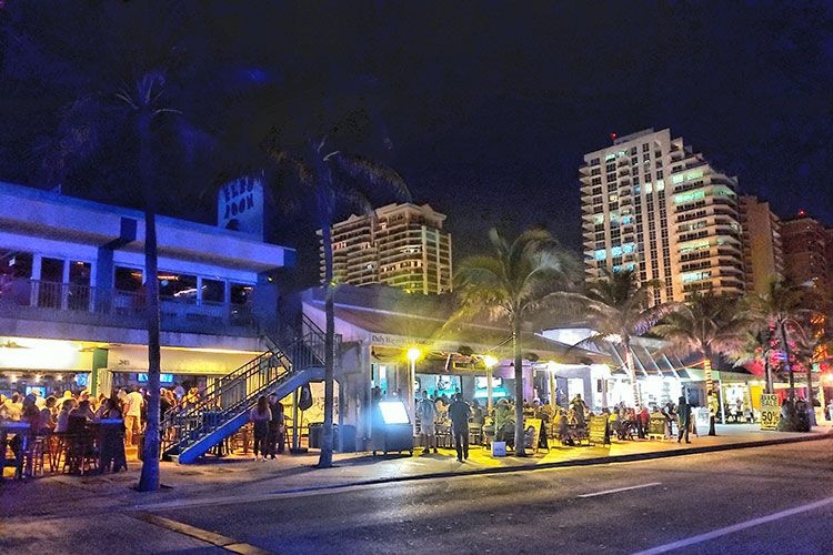 Las Olas nightlife