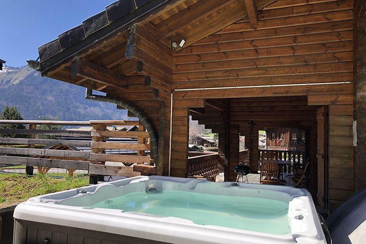 Morzine chalets with hottubs