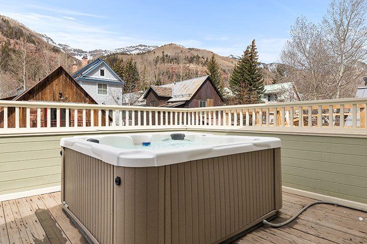 Telluride 6 hot tub