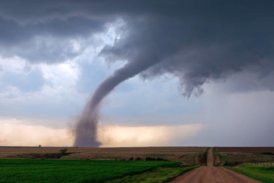Guide to tornado season USA