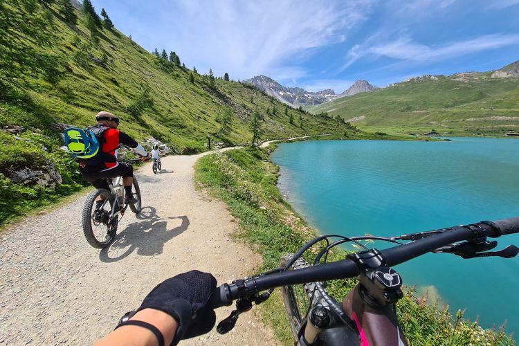 Things to do in Tignes, mountain biking in summer around Tignes Lake, Top Villas