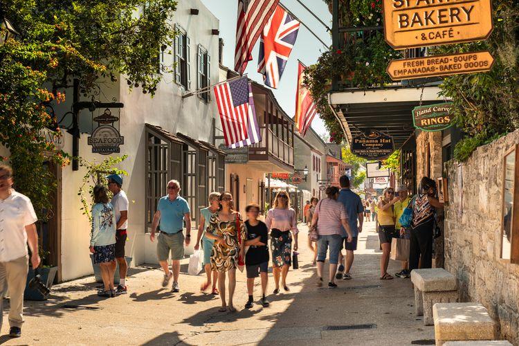 Things to do in St. Augustine, stroll along historic St George Street, Top Villas
