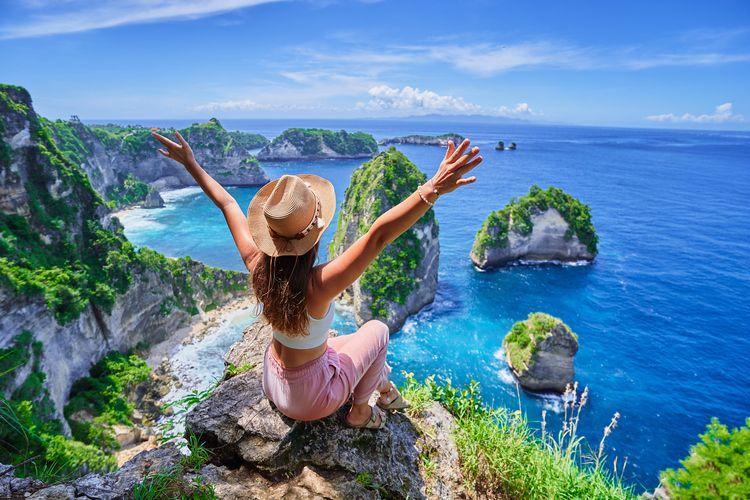 Thailand vs Bali, sightseer taking in the view, Top Villas