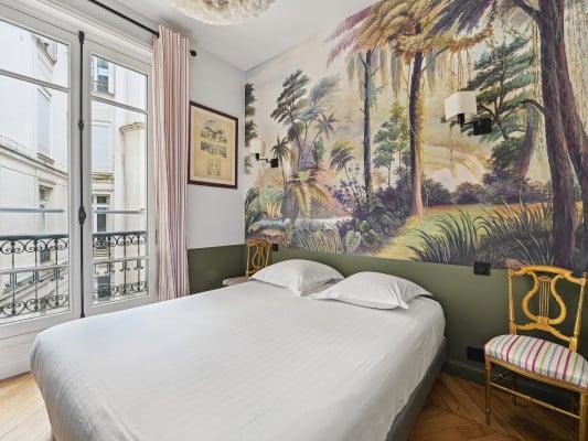 Transcendent on the Trocadero