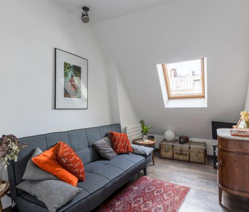 Footsteps from the Arc de Triomphe