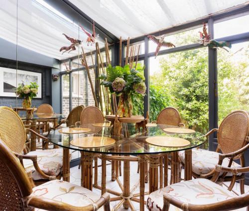 Steps to Sloane Square