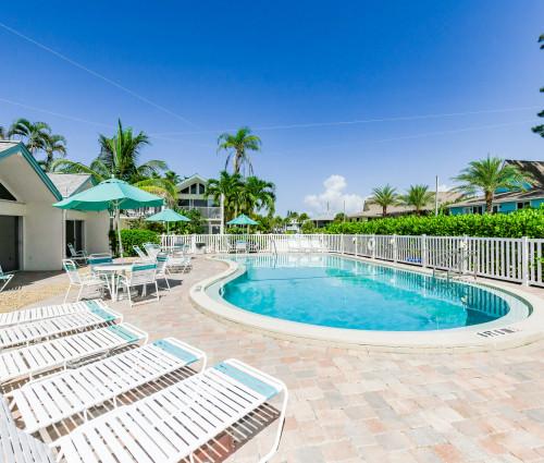 Holmes Beach 348