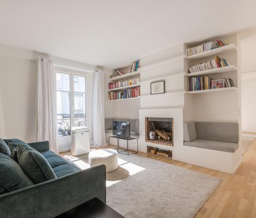 Crisp Whites in the 16th