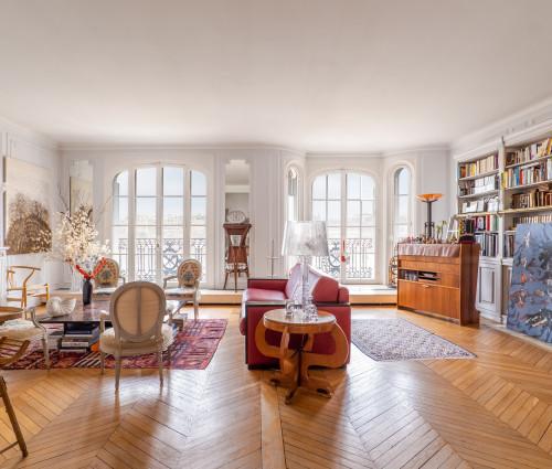 Impressions of the Eiffel Tower