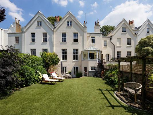 Majestic in Kensington