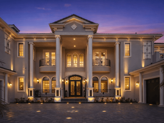 Reunion Resort 4