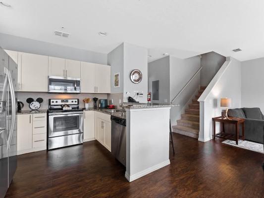 West Lucaya Village 83