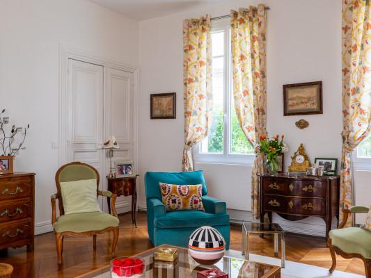 Postcards from the Eiffel Tower