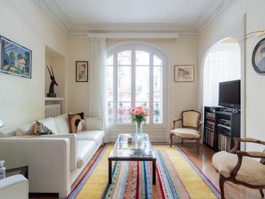 Père-Lachaise Chronicles