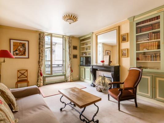 Footsteps from the Tuileries