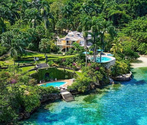 Rio Chico on the Beach