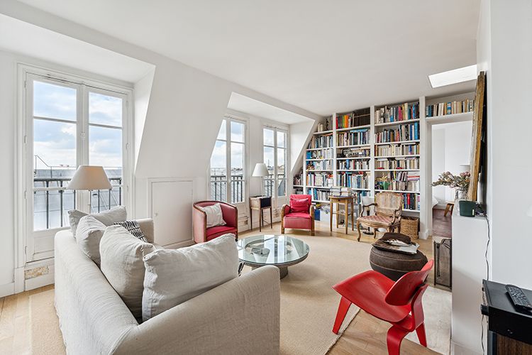 The Bibliophiles Haven Paris