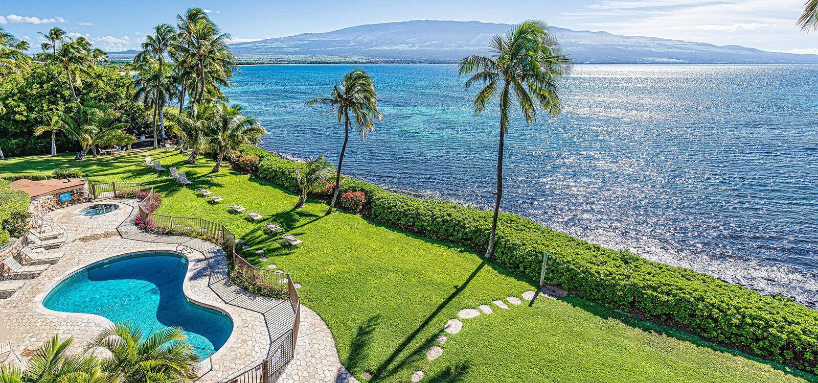 2 bedroom condos in Maui, ocean view pool and grounds, Top Villas