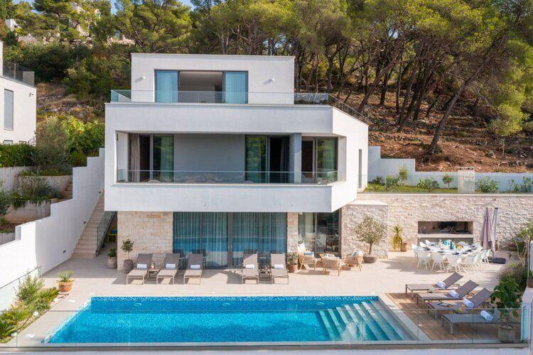 6 bedroom villas in Croatia, Splitska 1, Top Villas
