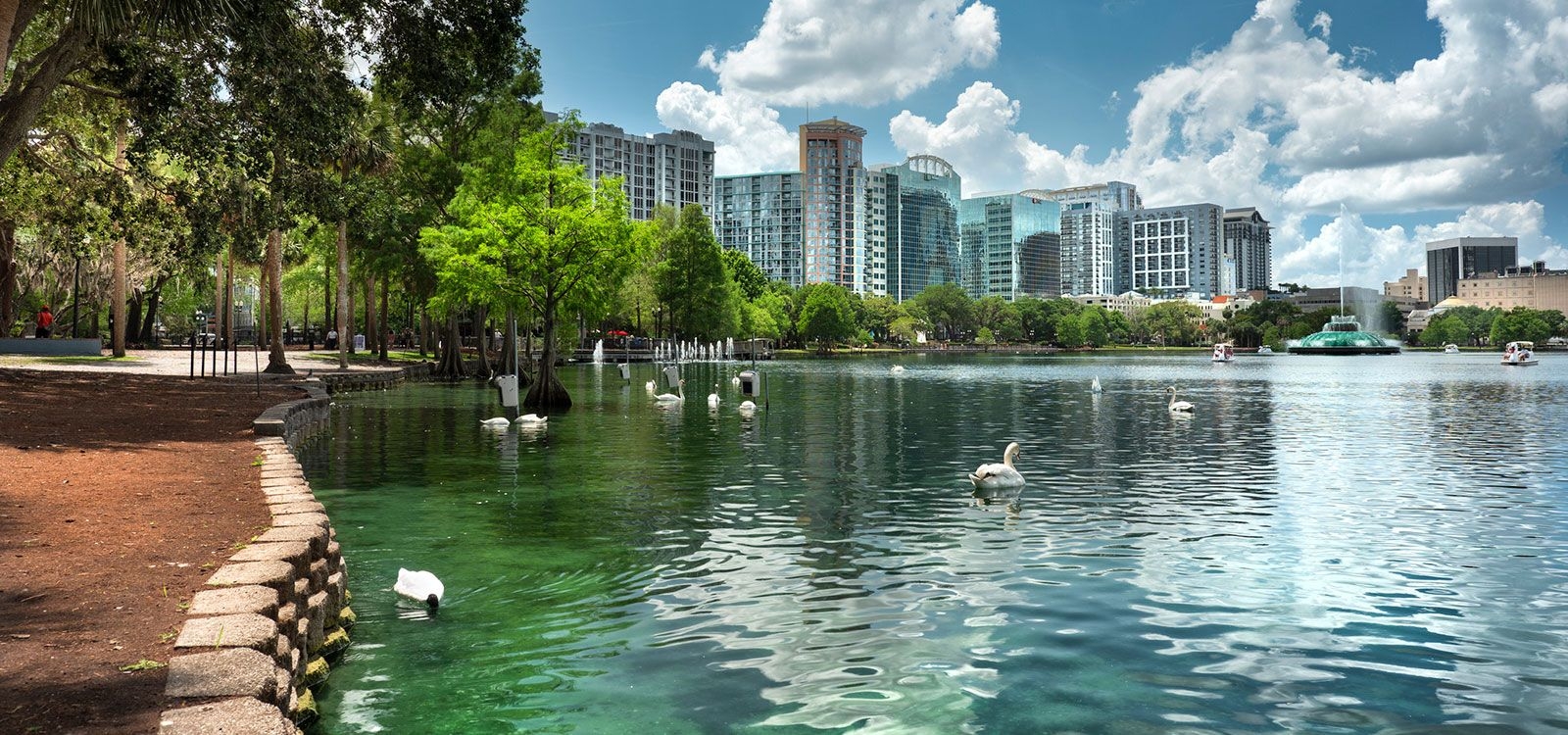 Accommodation near Lake Eola Park