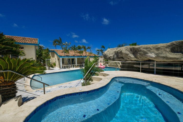 Aruba 11 with pool