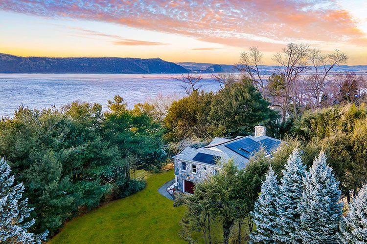 Briarcliff Manor 1 Vacation rentals near Statue of Liberty