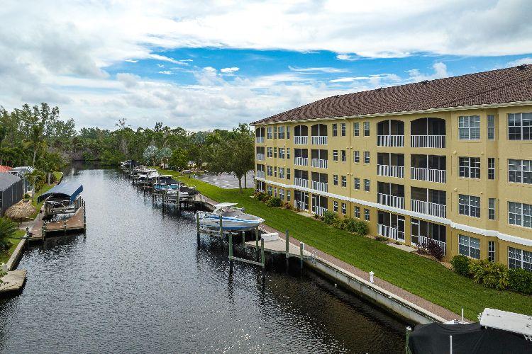 Cape Coral 938 2 bedroom condo