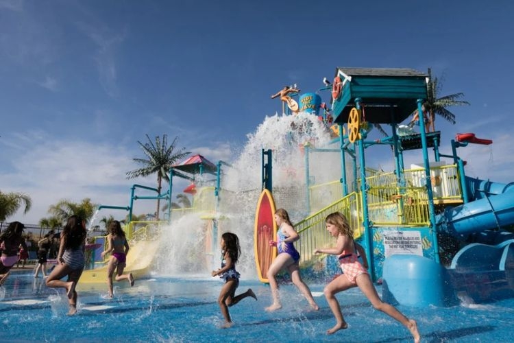 Encore Resort Water Park, Kids Splash Park, Top Villas