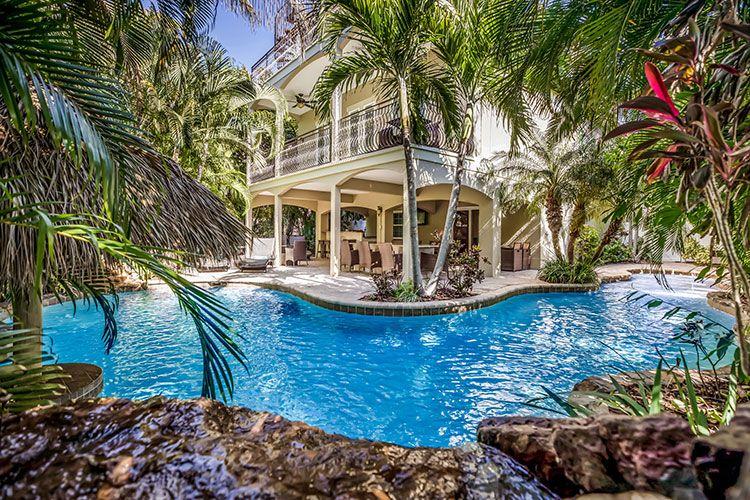 Holmes Beach 112 6 bedroom villas in Anna Maria Island