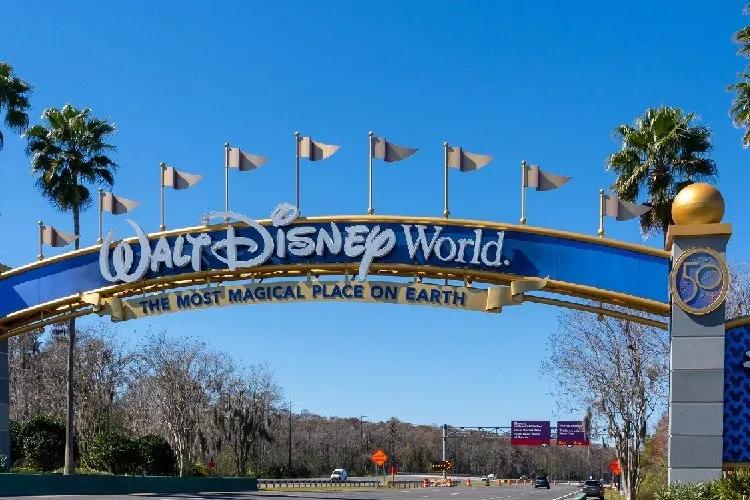 How_big_is_Disney world