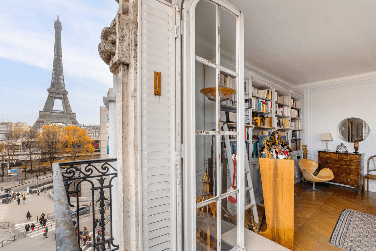 Impressions of the Eiffel Tower Paris holiday deals