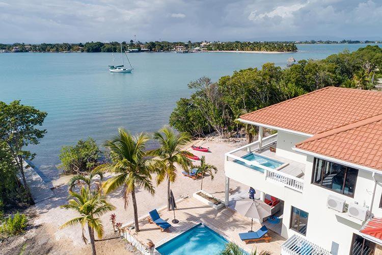 Island Time Gecko Villa Beachfront