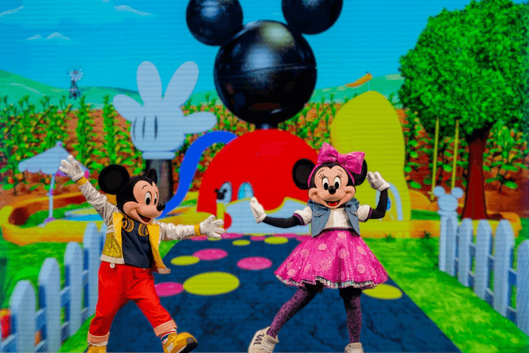 Mickey & Minnie’s Runaway Railway