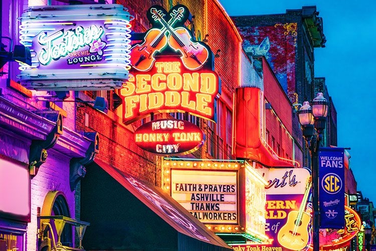 Best time to visit Nashville, honky tonk bars, Top Villas