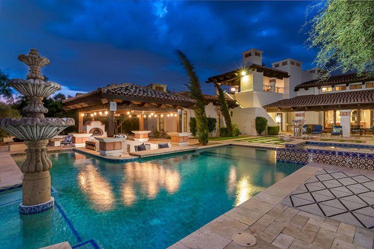 Paradise Valley 2 Villas near Phoenix Convention Center
