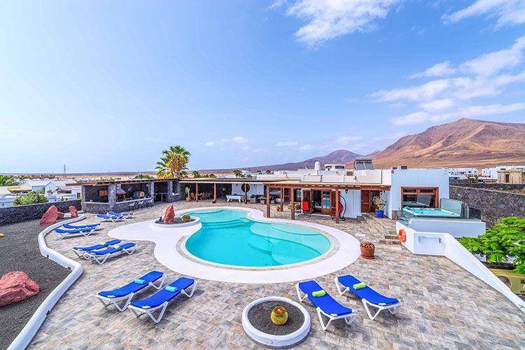 Playa Blanca 4 5 bedroom villas in Spain