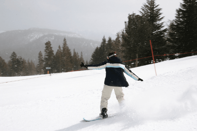 Snowboarding mammoth lakes.png
