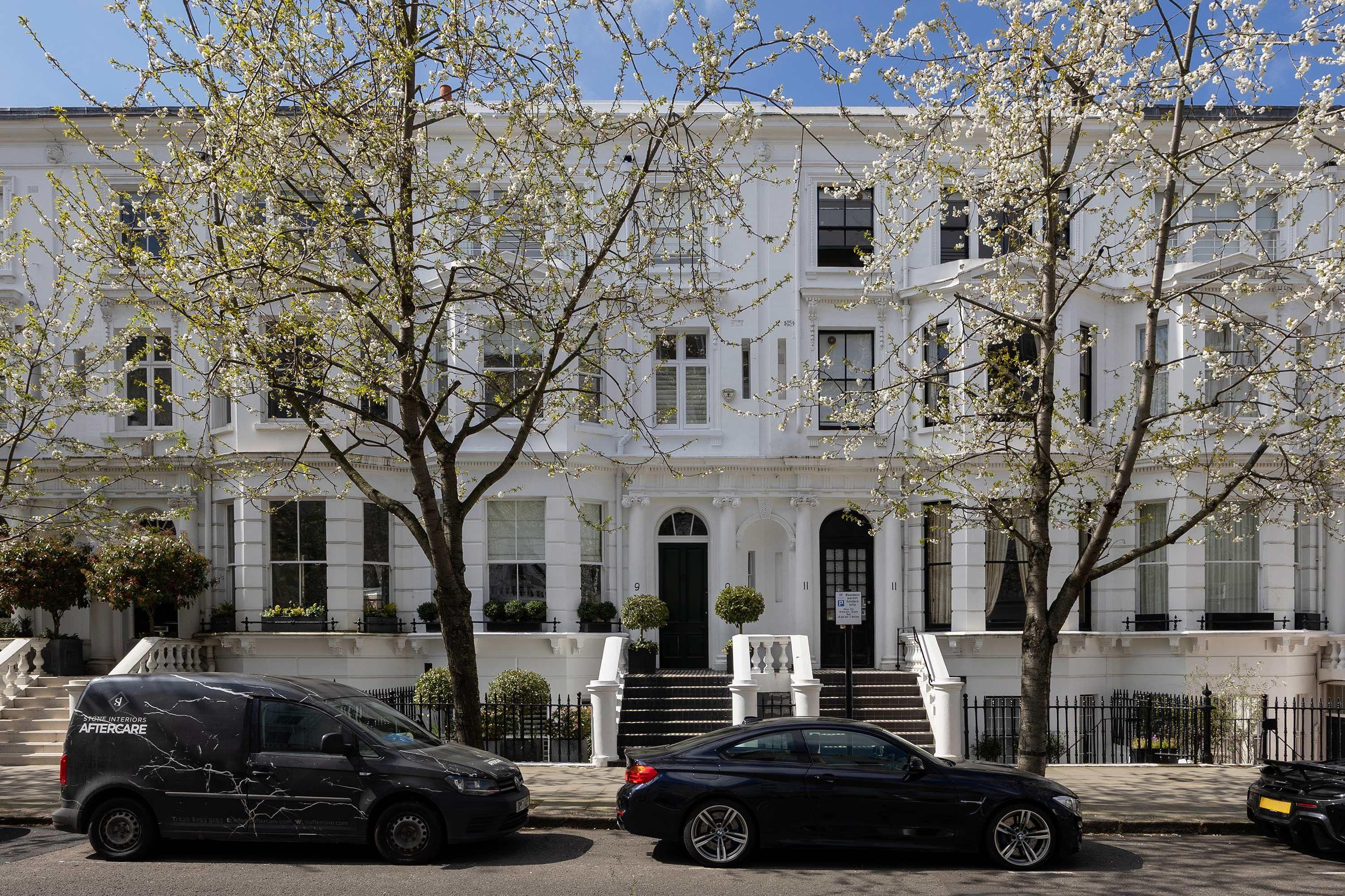 The Kensington Townhouse Townhouses near Hyde Park.jpg