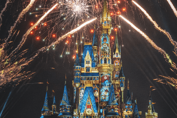 What should you wear to Disney World at night