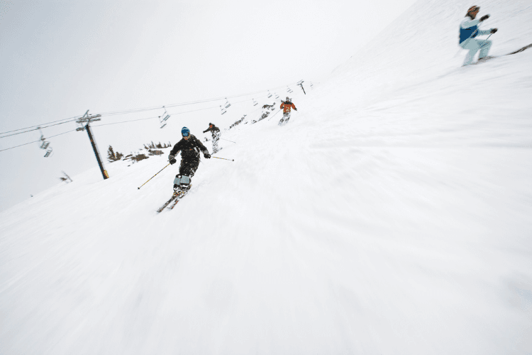 When does mammoth mountain ski resorts open.png