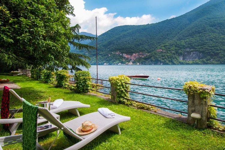 Adria lakefront Lake Como villa