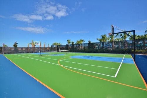 Windsor at Westside tennis court
