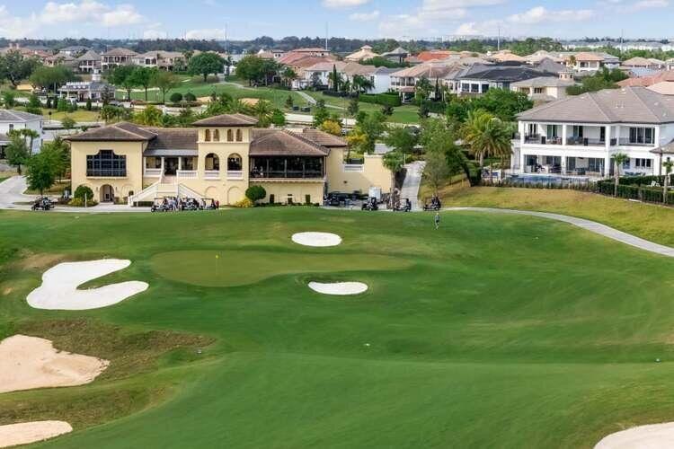 Reunion Resort restaurants, Bears Den, Nicklaus clubhouse