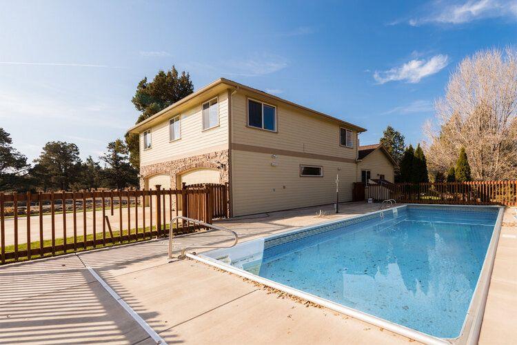Bend Oregon vacation rentals with private pool, Bend 7, Top Villas