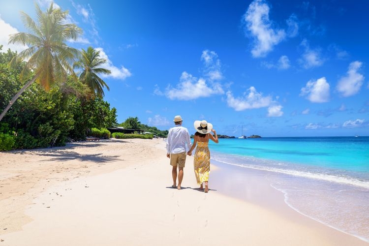 Best time to visit Antigua, quiet beach, Top Villas