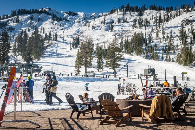 Best time to visit California, ski resort, December, Top Villas