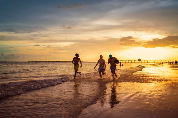 The best time to visit Cape Coral, beach, group, Top Villas