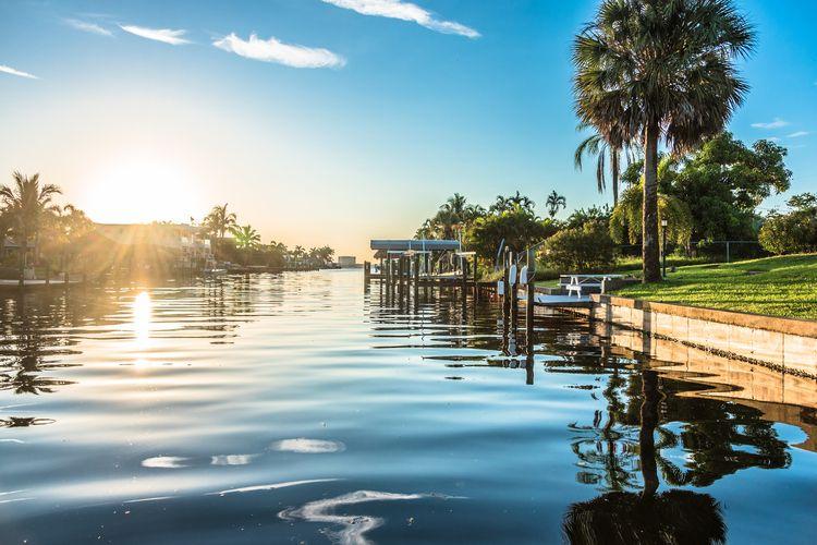 The best time to visit Cape Coral, waterways at sunrise, Top Villas